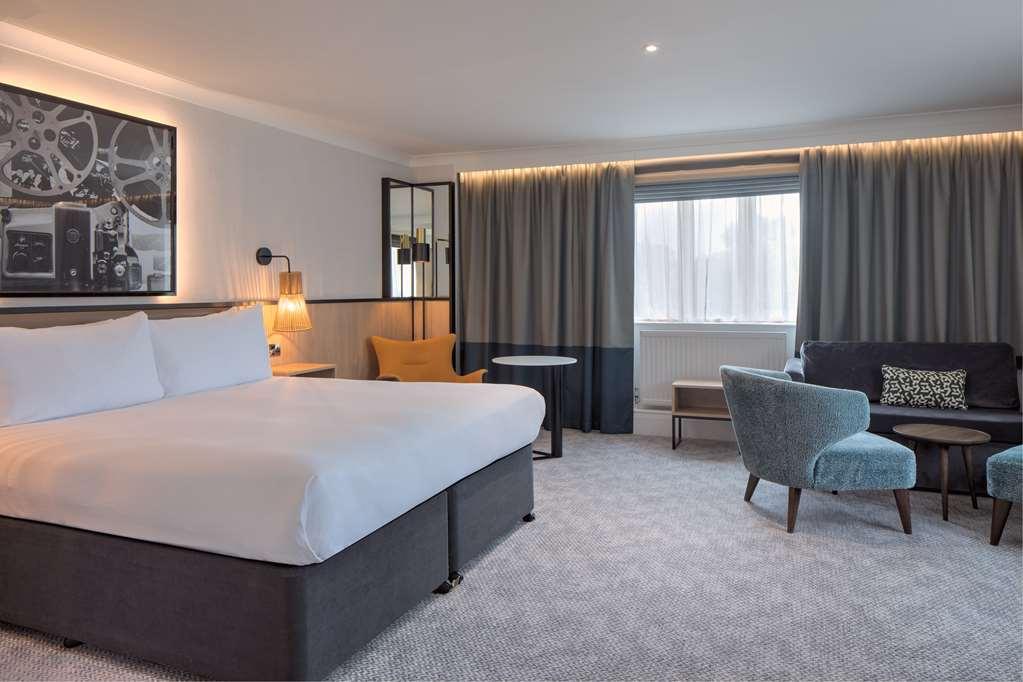 Doubletree By Hilton London Elstree Hotel Borehamwood Room photo