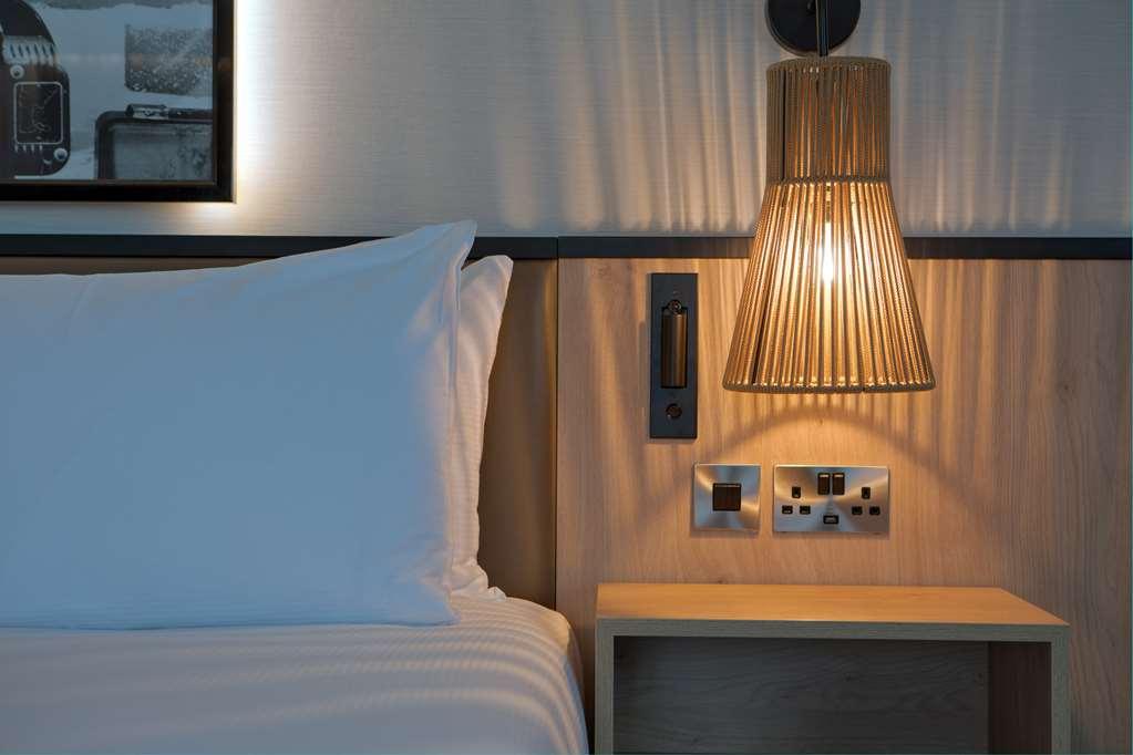 Doubletree By Hilton London Elstree Hotel Borehamwood Room photo