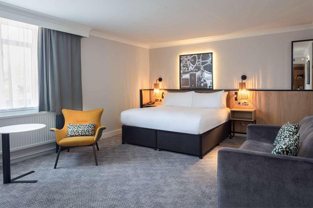 Doubletree By Hilton London Elstree Hotel Borehamwood Room photo